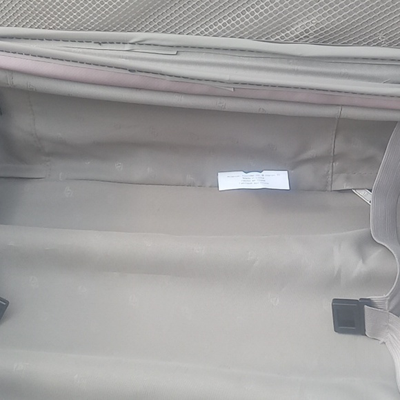 Travel luggage - Picture 4 of 8